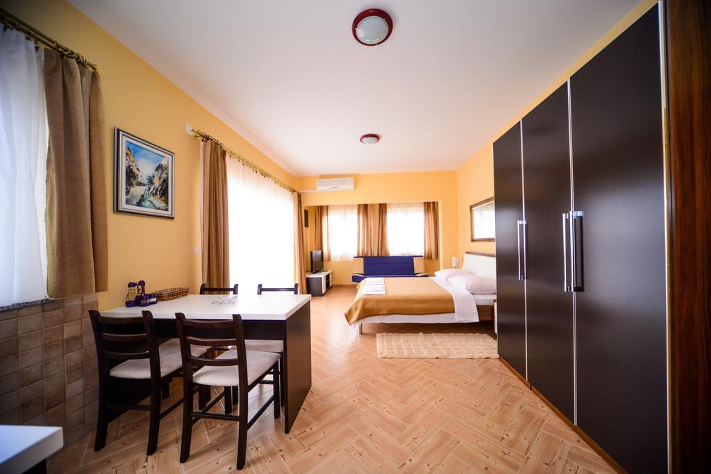 Apartments Dalmacija Starigrad Paklenica Habitación foto